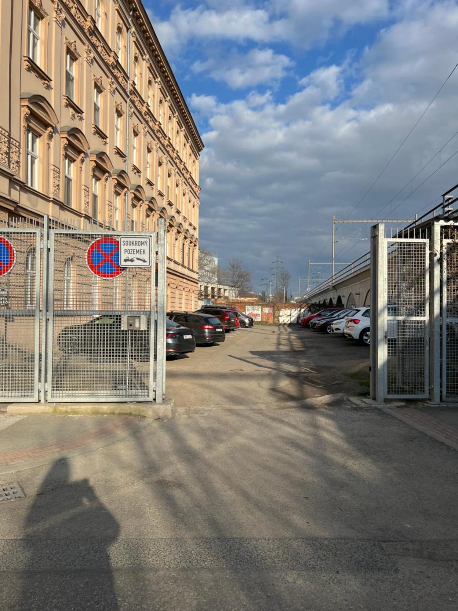 Apartment Plus Parking Brno Esterno foto